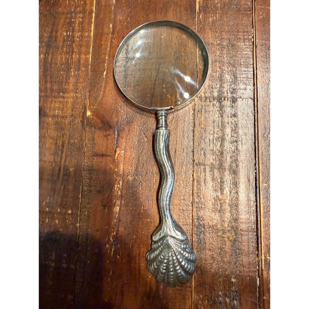 Silver- tone Scallop Shell Magnifying Glass